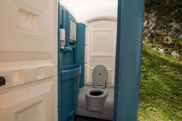 Best Construction site porta potty rental  in Madison, IL